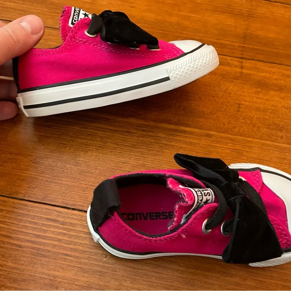 Pink Converse All Star Shoes w Black Velvet Bow Size 5